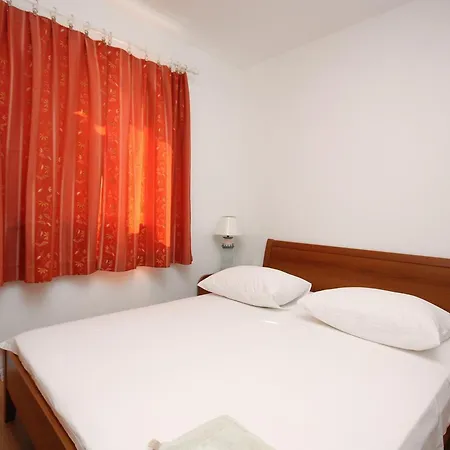 Jezera 5121a Apartamento Tisno