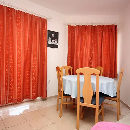 Jezera 5121a Apartamento Tisno